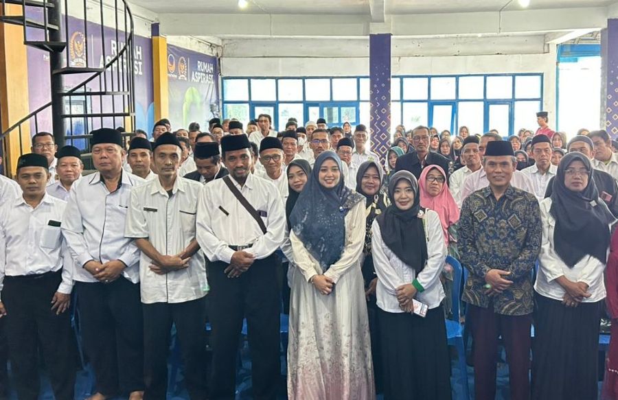 Dini Rahmania Kawal Pencairan Tunjangan Guru yang Tertahan 8 Tahun